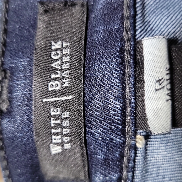 WHBM Dark Blue Crop Jeans w/Rhinestones on Back Pockets Women's Size 14 - Picture 5 of 15